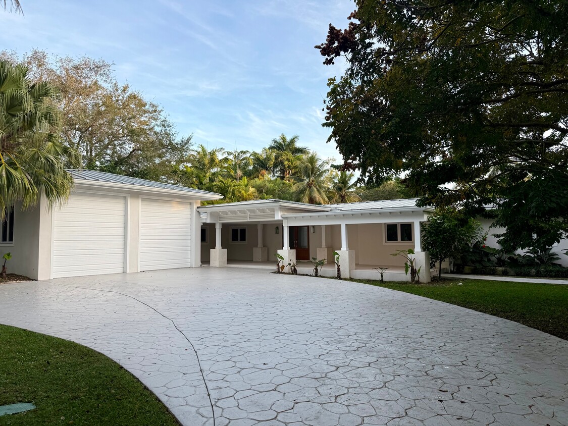 Foto principal - 6600 SW 116th St