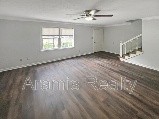 Foto del edificio - 3015 Spruce Cir