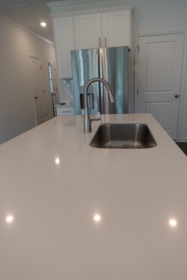 Foto del edificio - 1110 Weavers Trce Dr