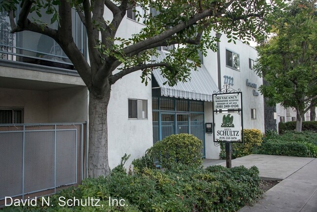 Building Photo - 2722 Honolulu Ave