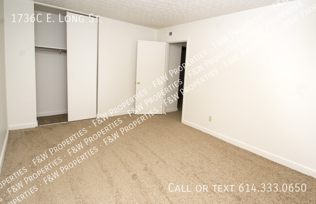 Building Photo - Long View Apartments. 2BR/2BA