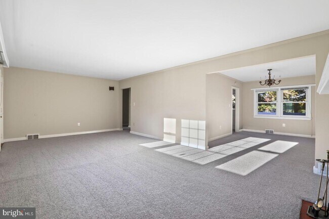 Building Photo - 161 Princeton Hightstown Rd