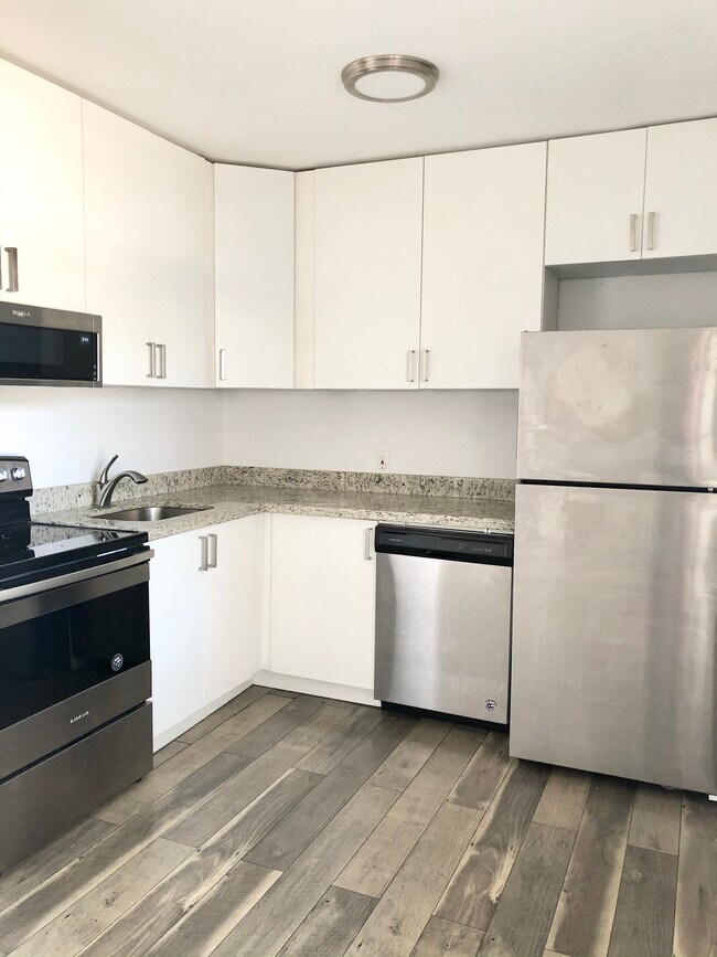 Foto del edificio - 600 NE 46th Ct