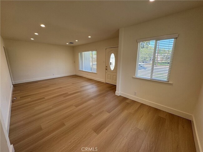 Foto del edificio - 6837 Oak Park Ave