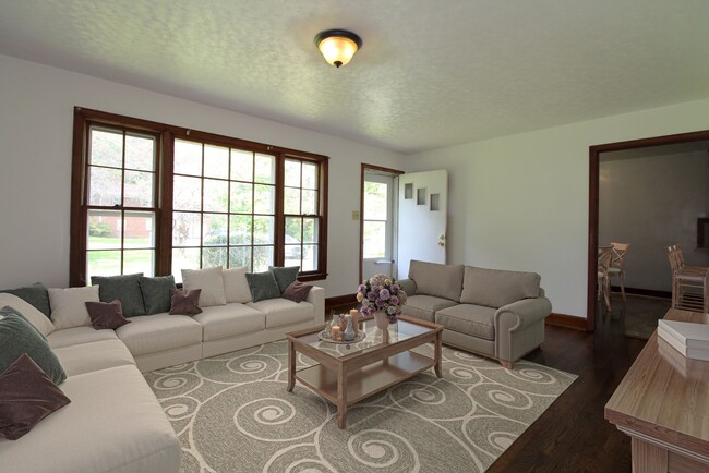 Building Photo - A Three Bedroom Home Near Sprague Street Park