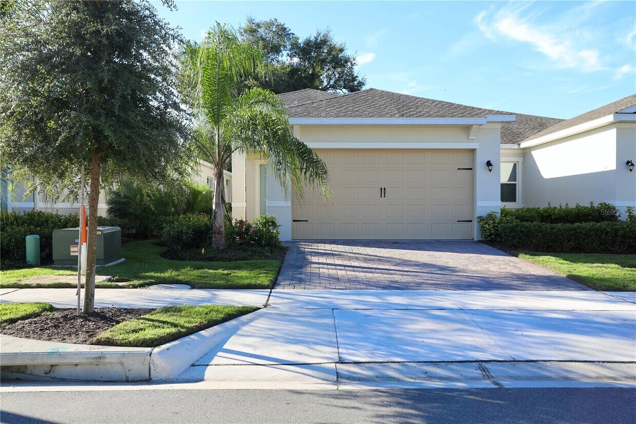 1831 Flora Pass Plz, Kissimmee, FL 34747 Townhome Rentals in
