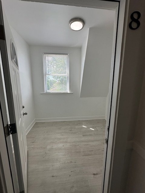 Building Photo - 2700 Roslyn Ave