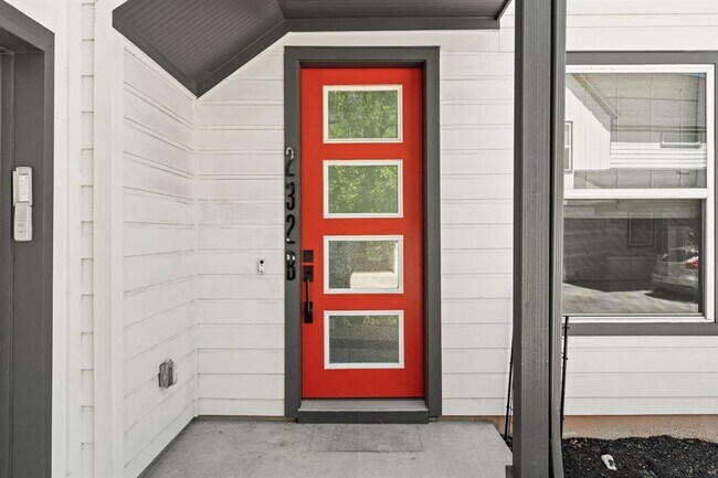 Building Photo - 232 Lessin Ln