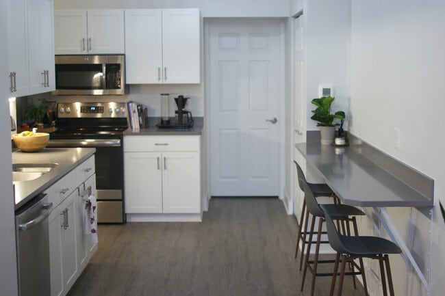 Photo - 4057 Penn Ave Apartment