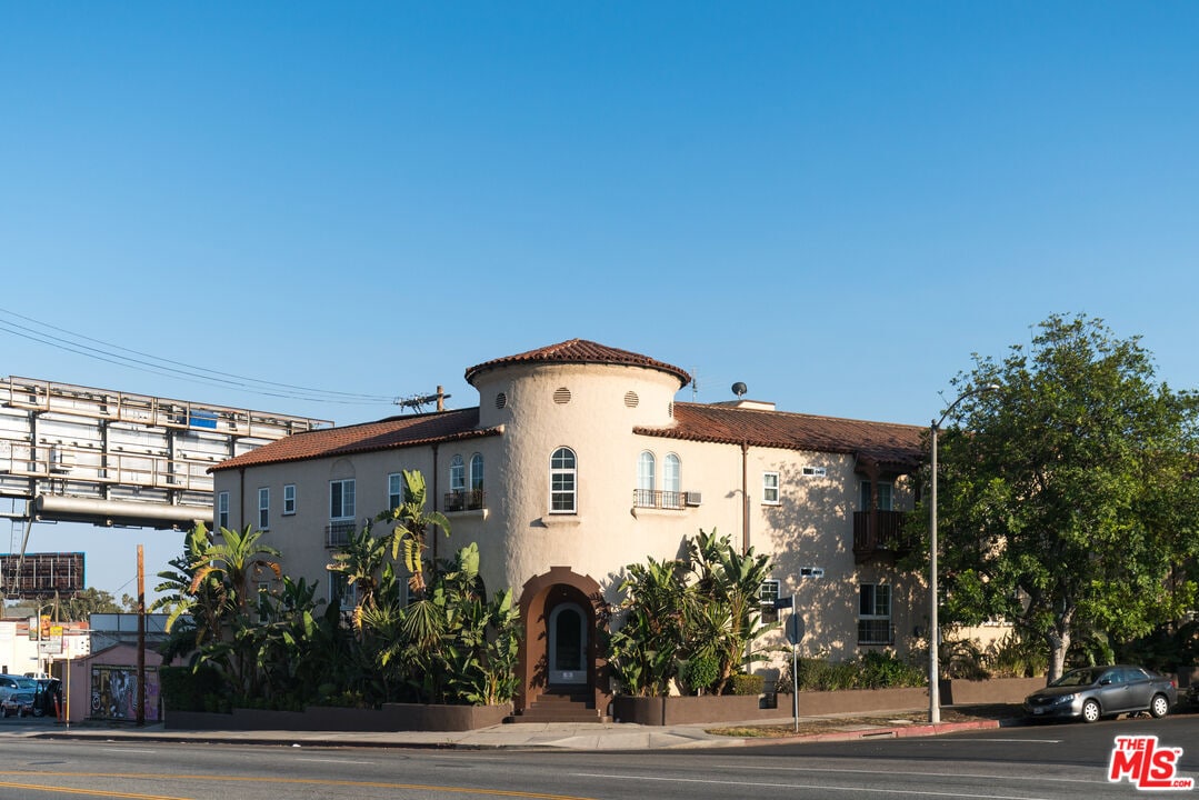 Primary Photo - 5320 W Olympic Blvd