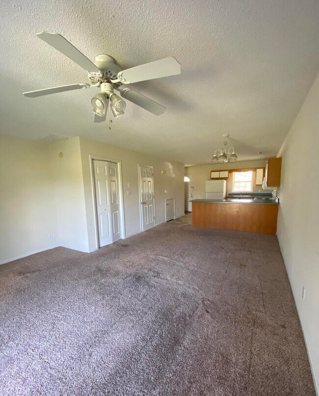 Foto del edificio - 601 Peletier Loop Rd