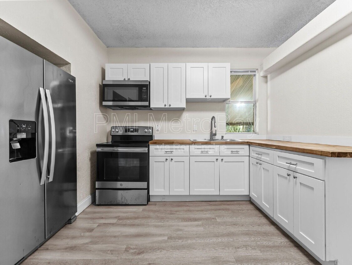 Photo - 8210 N Klondyke St