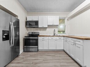 Building Photo - 8210 N Klondyke St