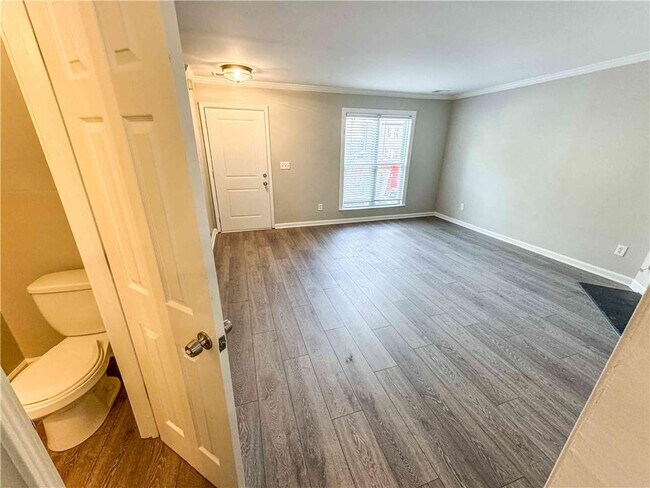 Foto del edificio - 3575 Kennesaw Station Dr