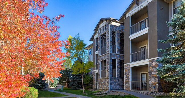 Foto del edificio - Shadow Mountain Apartments