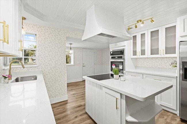Building Photo - 379 Garden Blvd