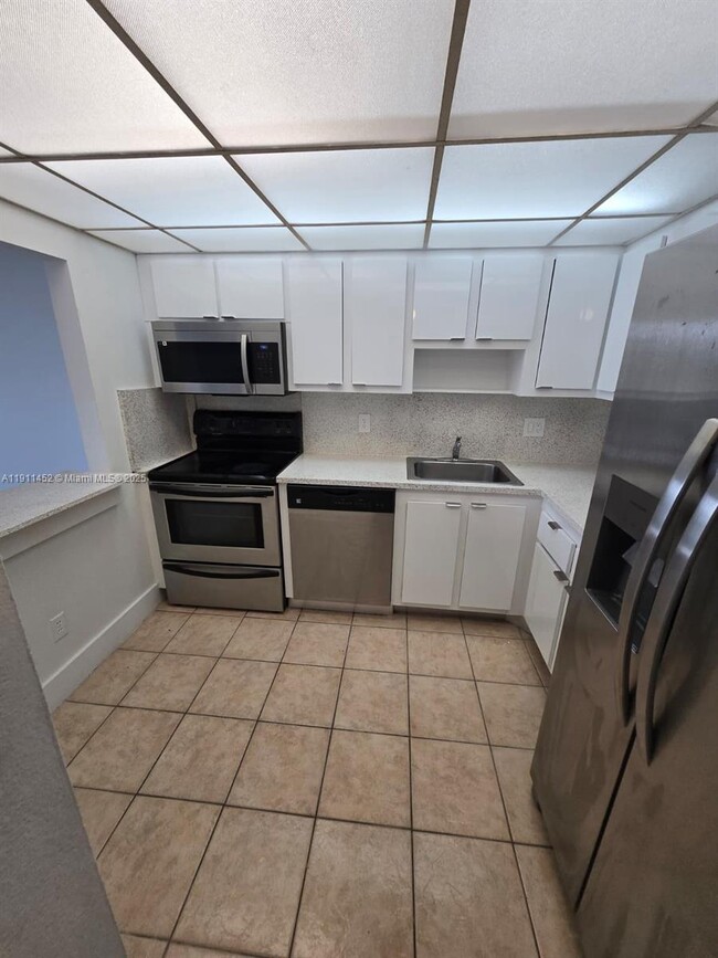 Building Photo - 13499 Biscayne Blvd