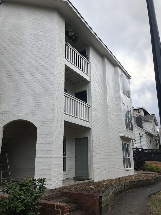 Foto principal - 718 N Poplar St