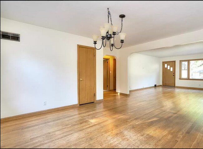 Dinning Room - 723 Parkwood Ave