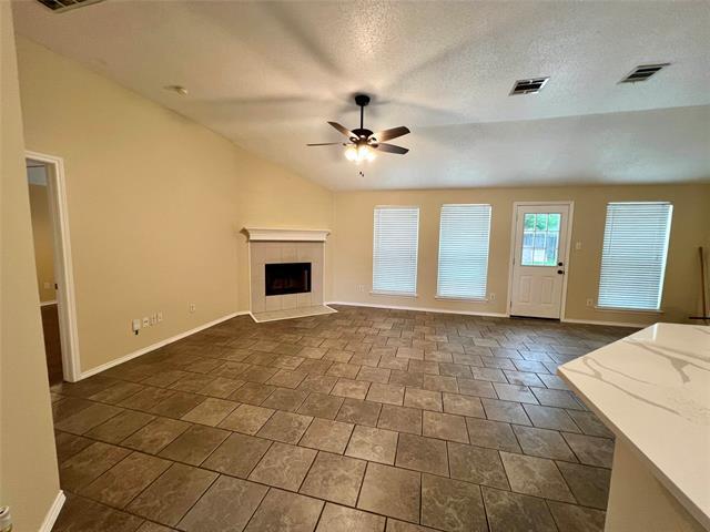 Building Photo - 8012 Splitrail Ct