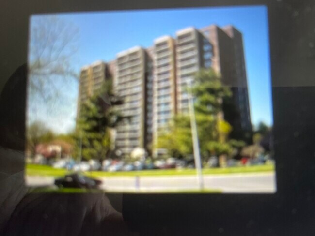 Foto del edificio - 7401 Westlake Ter