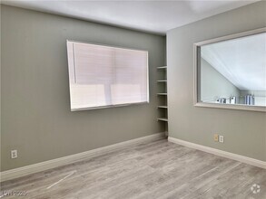 Building Photo - 925 Allure Dr