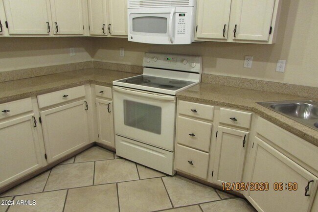 Foto del edificio - 1117 W Sandy Banks