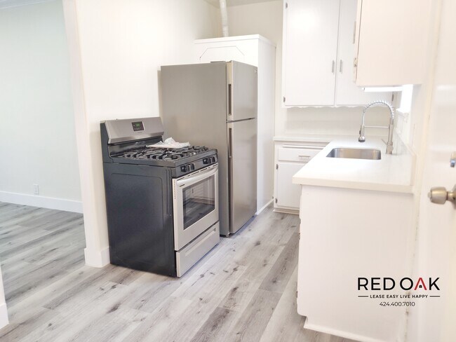 Foto del edificio - 2417 W Vernon Ave