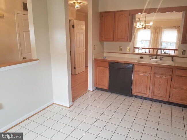 Building Photo - 7864 Blue Gray Cir