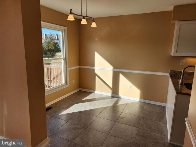 Building Photo - 449 Oakmont Ct