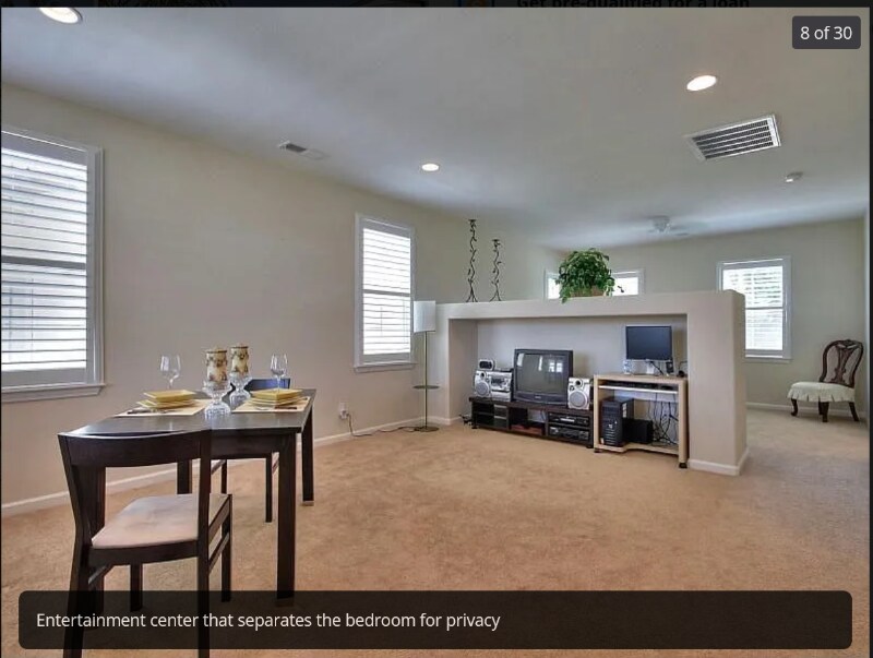 Building Photo - 807 S Amor St