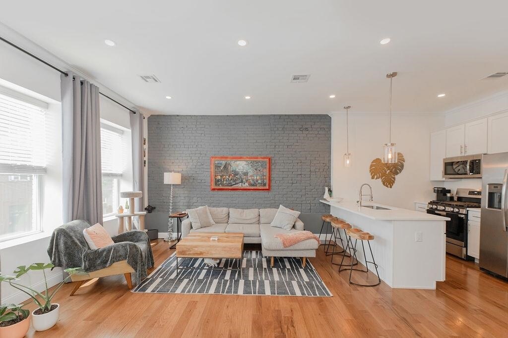 Foto principal - 966 Summit Ave