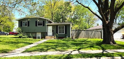 Building Photo - 4003 Latham St