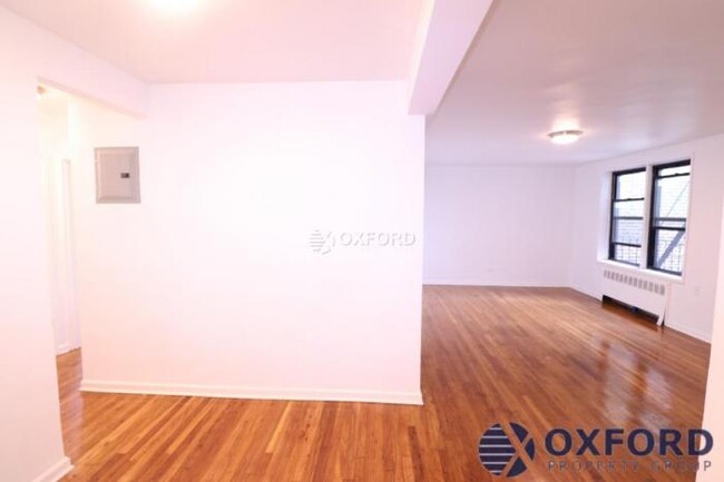 Foto del edificio - 1 bedroom in Queens NY 11355