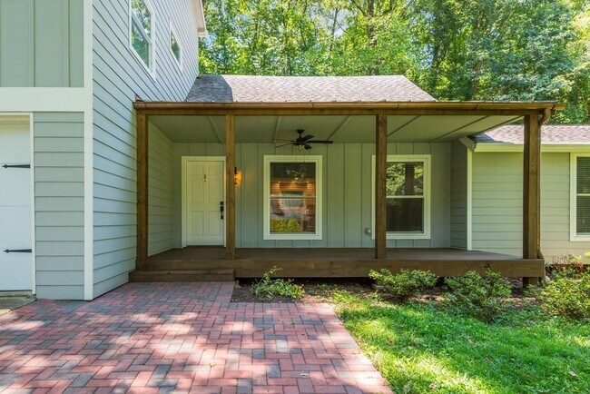 Foto del edificio - 2681 Ravenoaks Pl