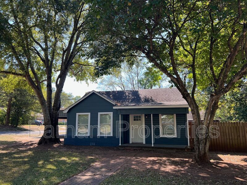 Foto principal - 205 W California St