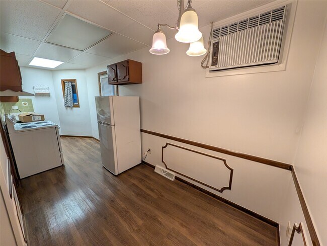 Foto del edificio - 3688 W Lake Rd