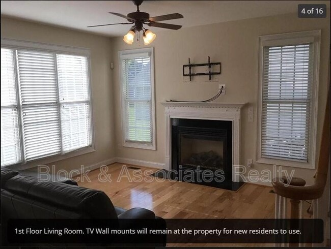 Building Photo - 208 Orianna Dr