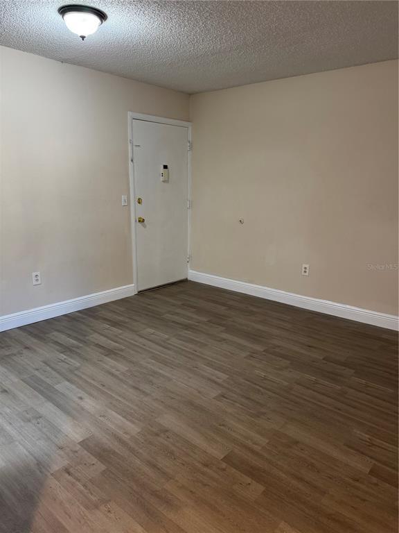 Foto del edificio - 948 N Lake Destiny Rd