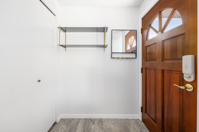 Building Photo - 3 Bed / 2 Bath Home in Warrenton!