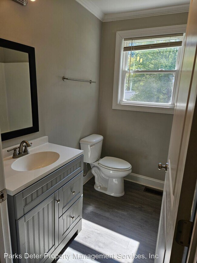 Building Photo - 3 br, 1 bath House - 541 Davis Street