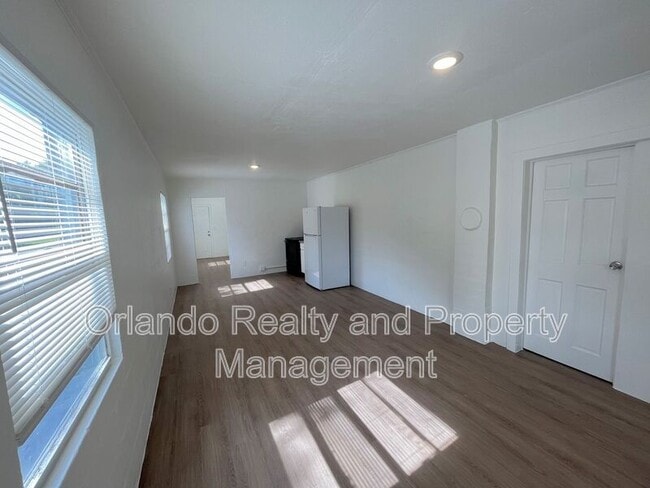 Foto del edificio - 900 Randall St
