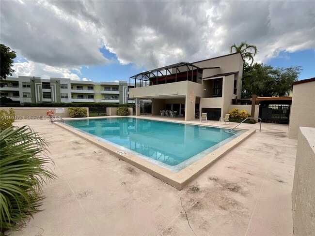 Building Photo - 10651 SW 108th Ave