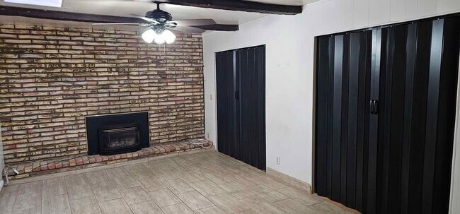 Foto del edificio - 3780 W Golf Course Rd