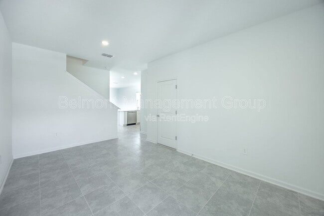 Foto del edificio - 6111 Park Promenade Way
