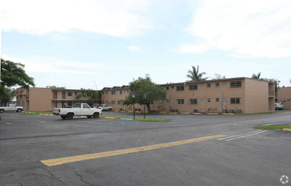 Primary Photo - VILLAS OF WEST BIRD CONDO