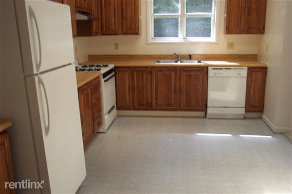 Building Photo - 13 Cardinal Dr