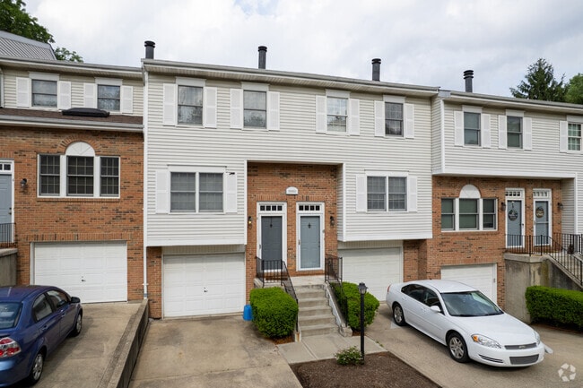 Building Photo - Cummings Creek Condominiums
