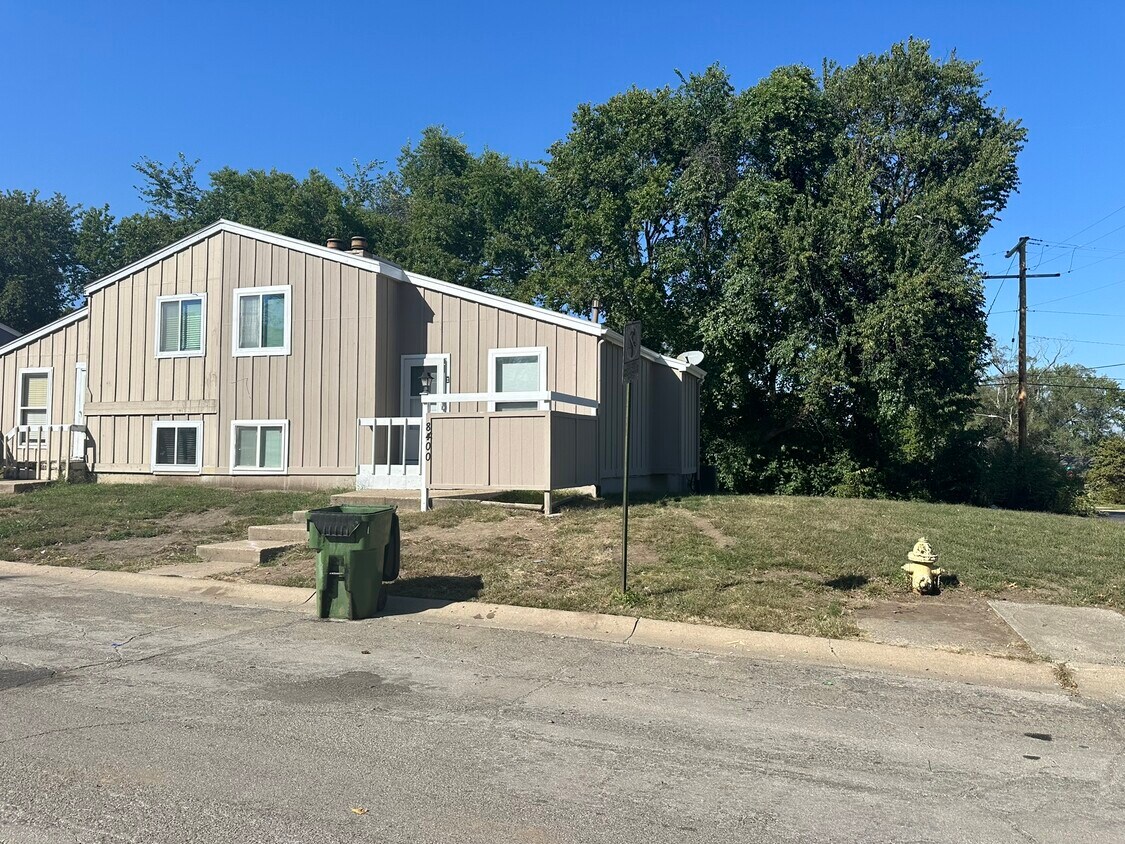 8400 Lane Pl Raytown, MO 64138 Alquileres en Raytown, MO