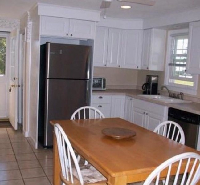 Building Photo - 45 Green Meadow Dr